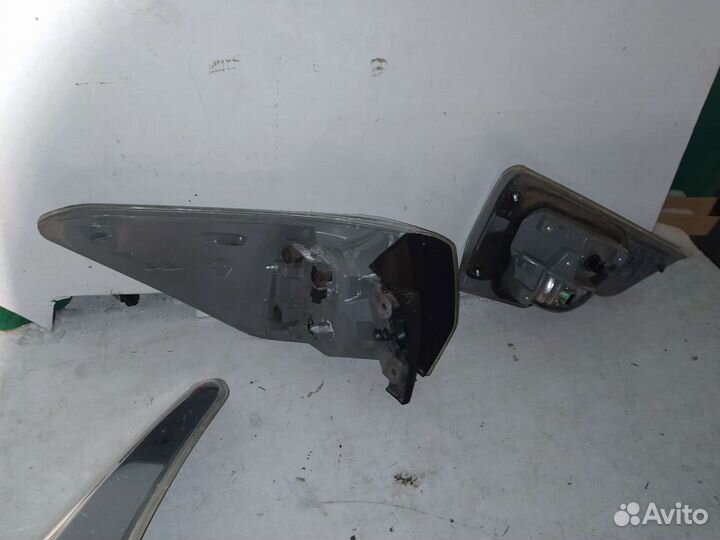 Фонарь Правая и левая Тойота Хайлендер 3