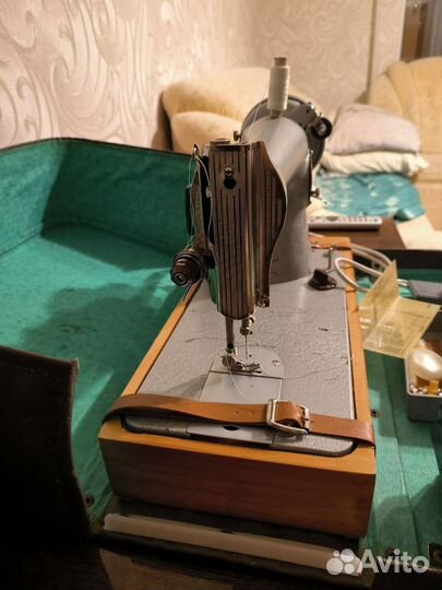 Швейная машина Подольск с электроприводом tur2