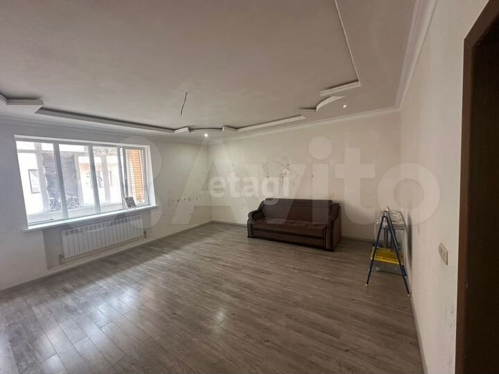 3-к. квартира, 130 м², 4/6 эт.