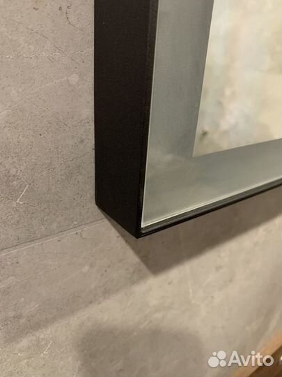 Зеркало в металической раме