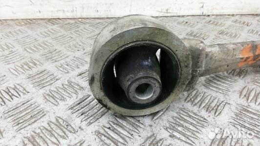 Рычаг передний нижний правый hyundai genesis (85F0