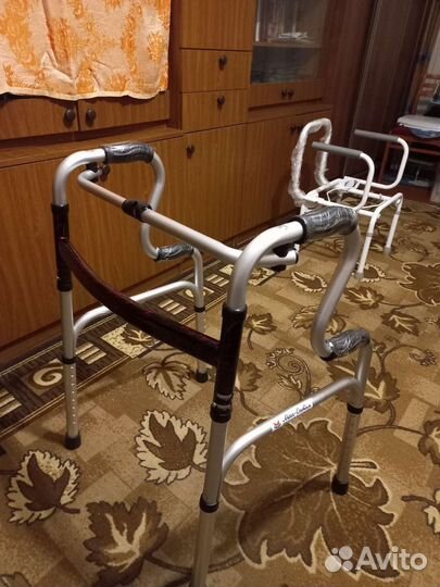 Инвалидные ходунки