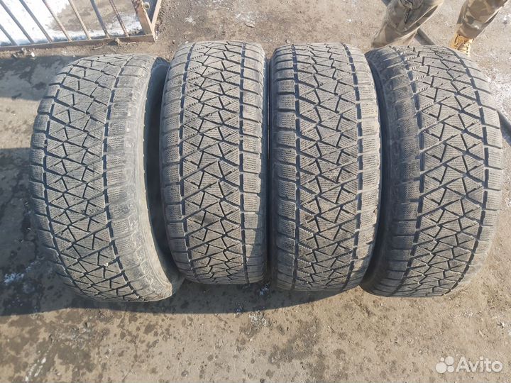 Bridgestone Blizzak LT 285/60 R18