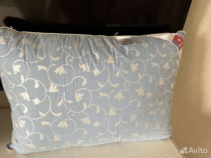 Подушка пуховая 50*68 Камелия «Легкие сны»
