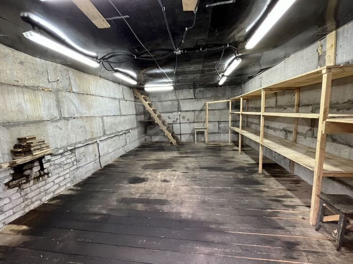 Гараж, > 30 м²