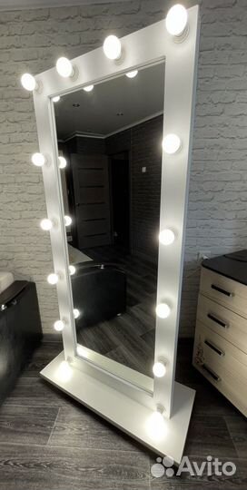 Зеркало с подсветкой в полный рост