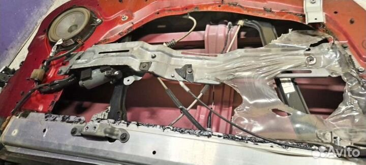 Стеклоподъемник левый передний Nissan GT-R 2013