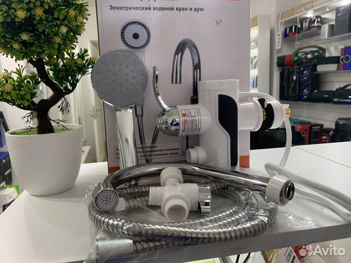 Электрический проточный водонагреватель (новый)