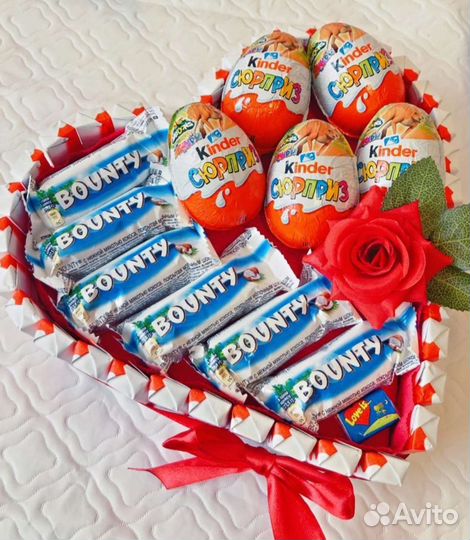 Kpаcивыe подарочные набоpы из киндеp шоколaда