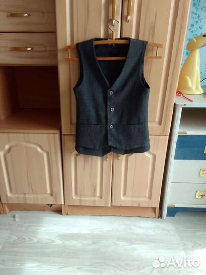 Жилетка для мальчика школьная