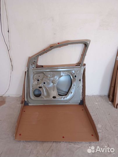 Volkswagen polo 5 передний правый дверь