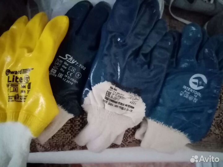 Перчатки. Большое количество 11 размера