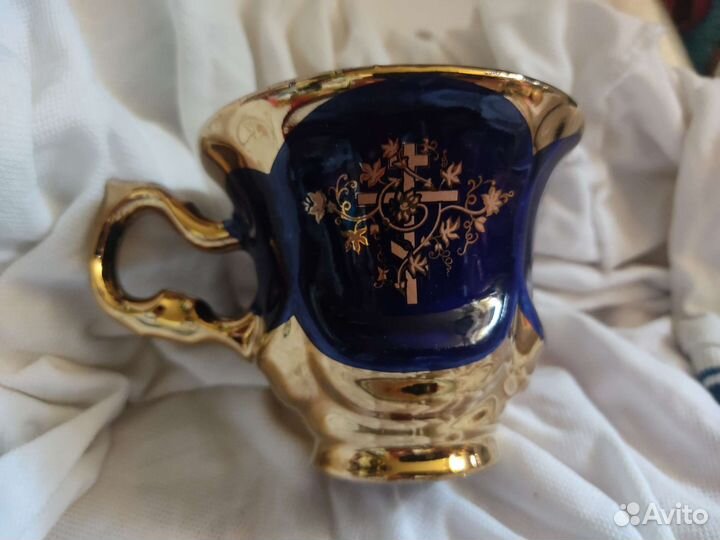 Чайные чашки с христианской символикой