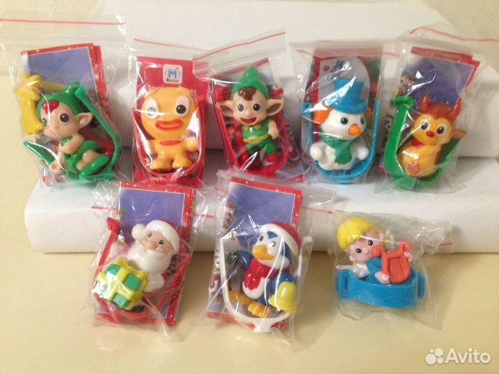 Киндер игрушки новогодние серии