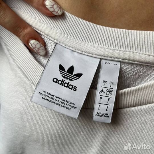 Свитшот adidas белый