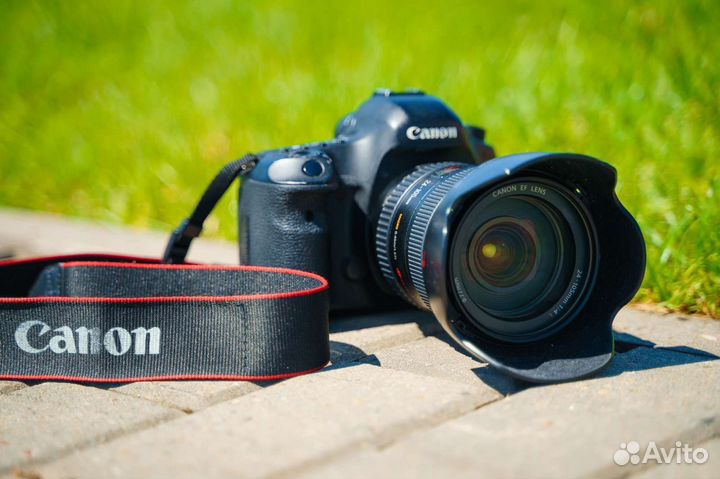 Зеркальный фотоаппарат Canon Mark 5D III