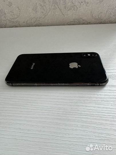 iPhone X, 64 ГБ