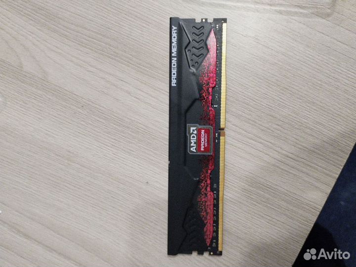 Оперативная память DDR4 4 gb плашака. AMD radeon