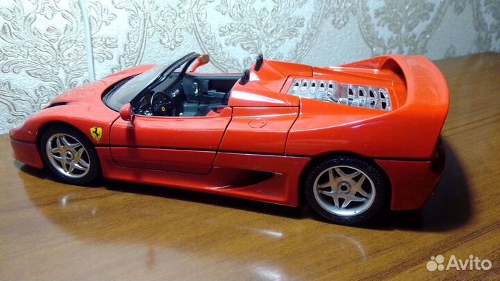 Ferrari F50 (1995) 1:18, Bburago, Италия