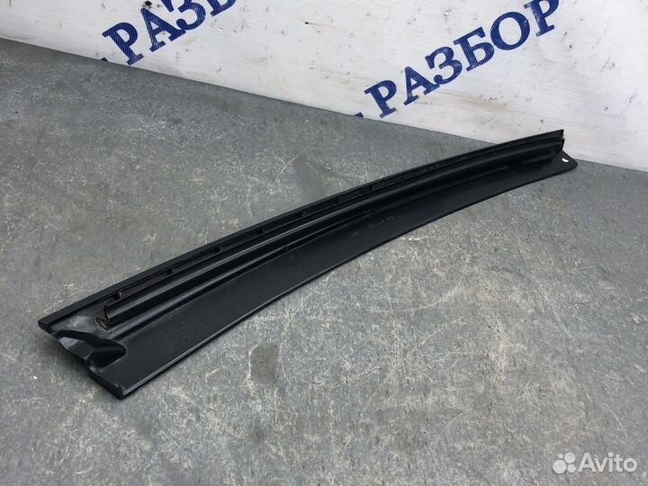 Левая накладка форточки фьюжен