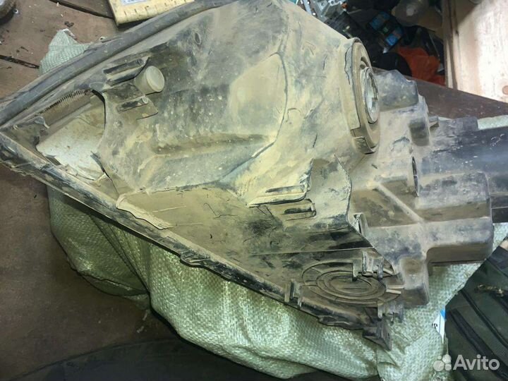 Фара правая Suzuki Grand Vitara