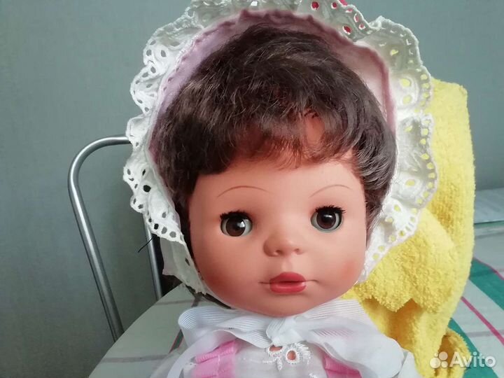 Куколка красотка в чепчике. СССР