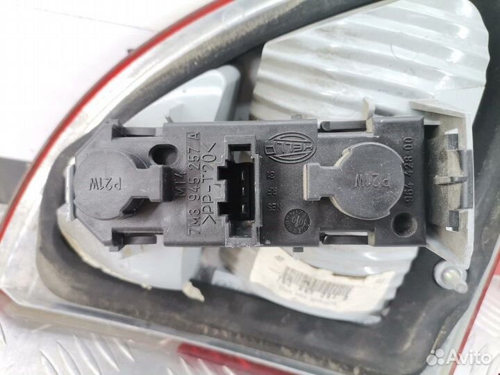 Фонарь крышки багажника правый Ford Galaxy 2000