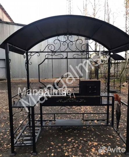Мангал с крышей
