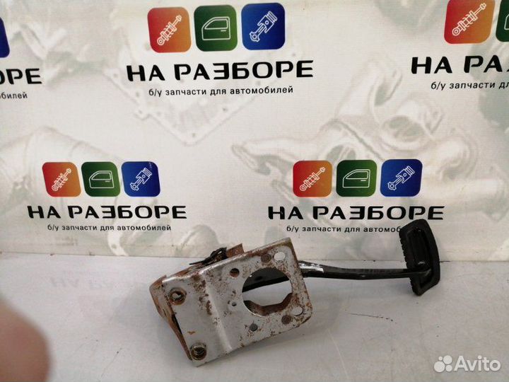 Педаль тормоза Mitsubishi Lancer 10