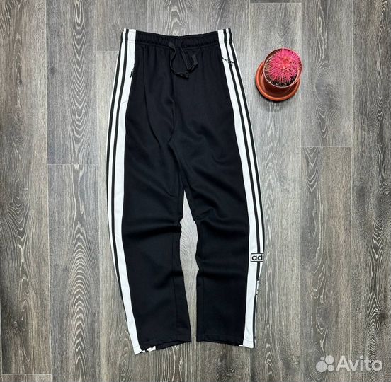 Спортивные штаны adidas широкие