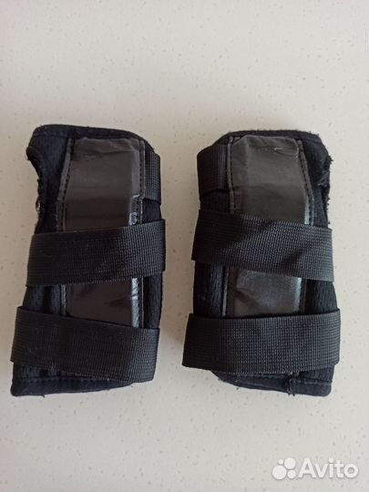 Горнолыжная/сноубордическая защита на запястья