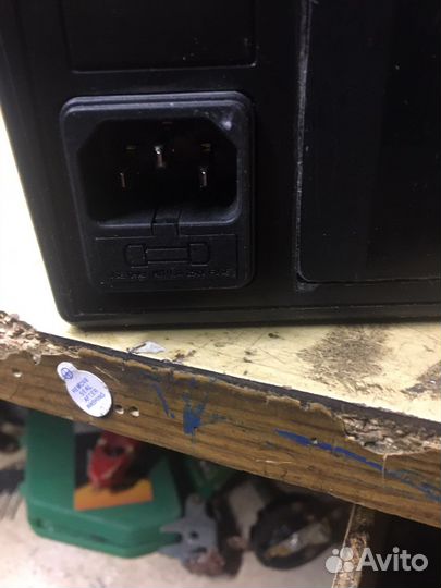 Автомобильное зарядное устройство