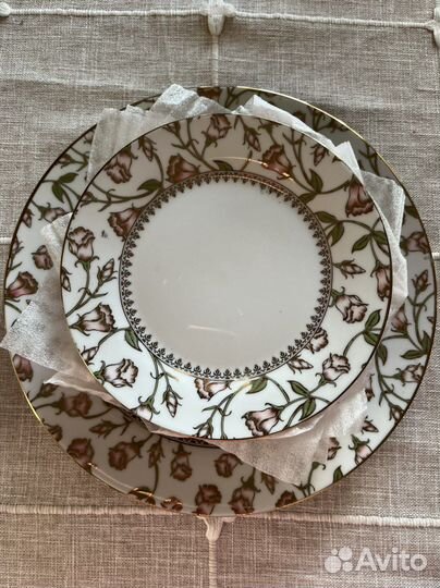 Новый набор тарелок