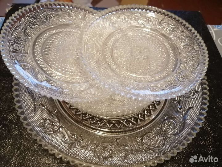 Блюдо и 5 тарелочек. Индонезия.Куплен в 1994г