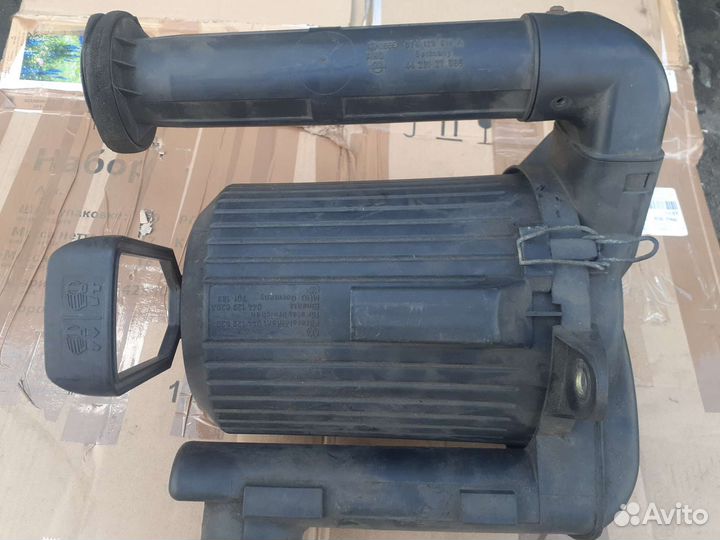 Корпус воздушного фильтра на Volkswagen t4