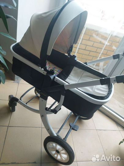 Коляска из эко кожи