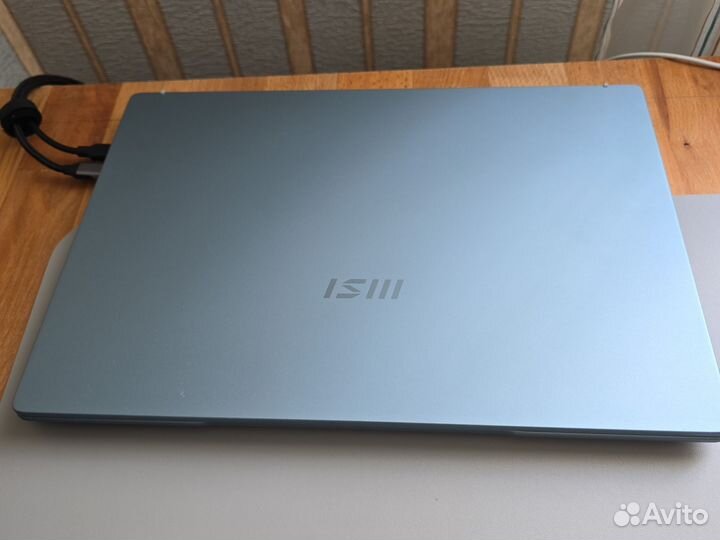 MSI Prestige 14 A12M. Core i5-1240P/512 гб/16Гб