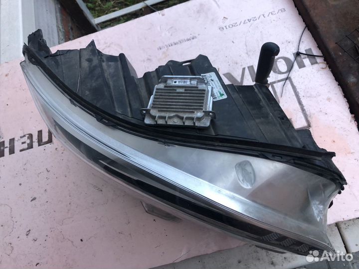 Фара Пежо Травеллер