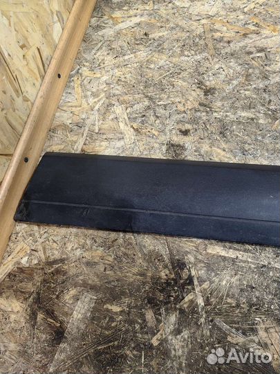 Молдинг Двери Правый передний Туарег 1 7L6837788