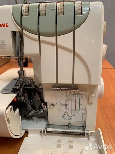 Оверлок Janome MyLock 4952