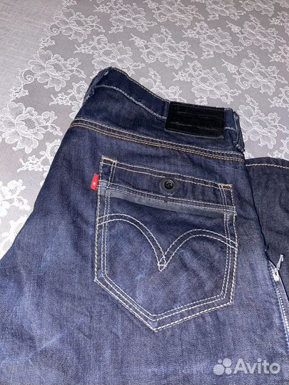 Джинсы levis