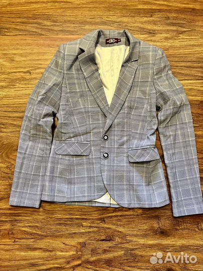 Пиджак и юбка костюм размер 40