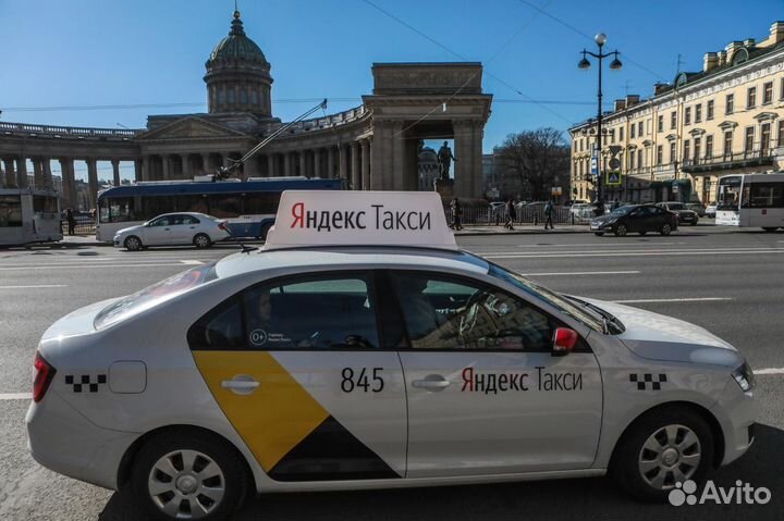 Водитель Яндекс Такси