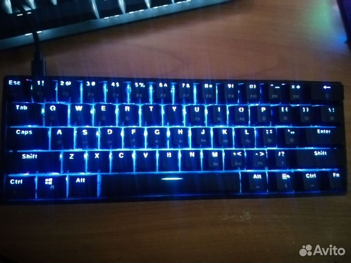 Механическая клавиатура GK61