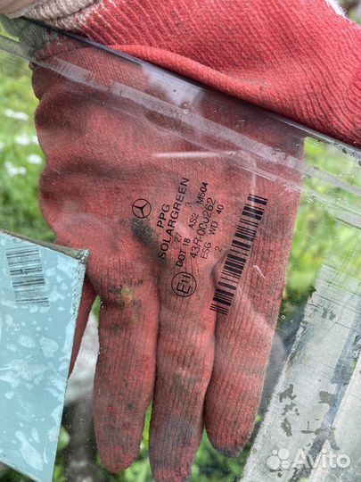 Стекло переднее правое w211