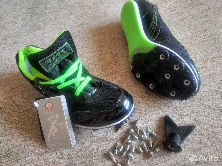 Спорт бег шиповки беговые