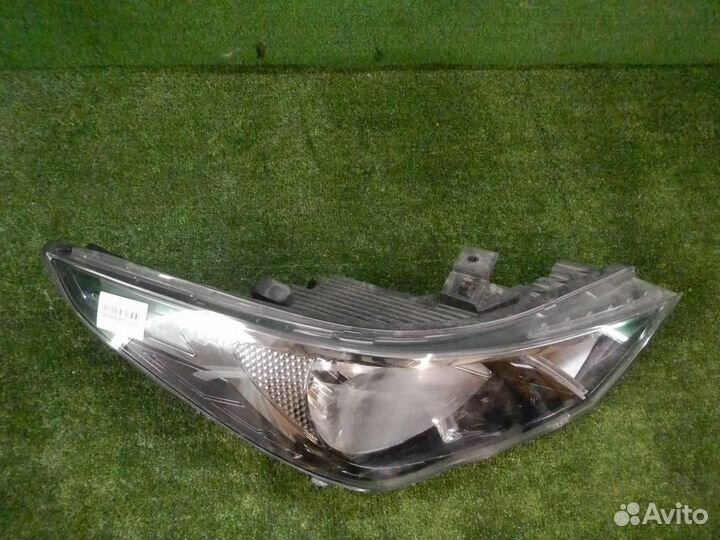 Фара правая Hyundai Solaris