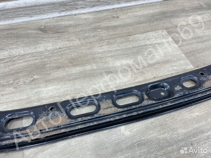 Верхний усилитель бампера Land Cruiser 200 (07-12)