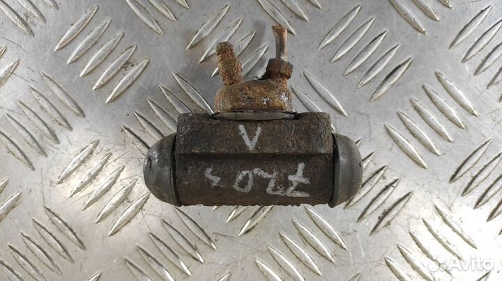 Цилиндр тормозов рабочий Kia Sportage 1993 2006