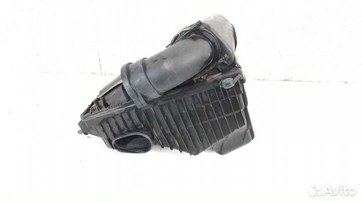 Корпус воздушного фильтра левый Volkswagen Toureg